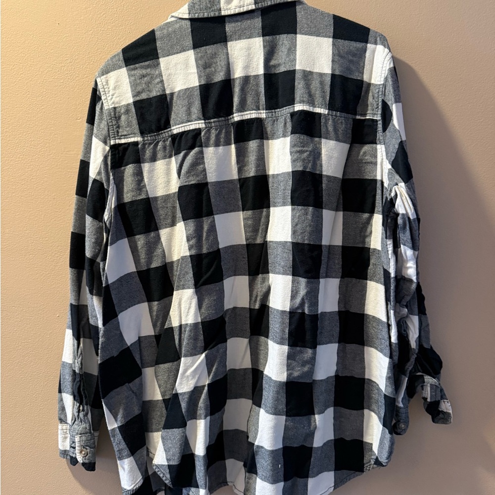 Universal Thread Monochrome Checkered Top - Picture 3 of 3